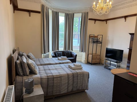 Standard Twin Room | Premium bedding, desk, iron/ironing board, WiFi (free)