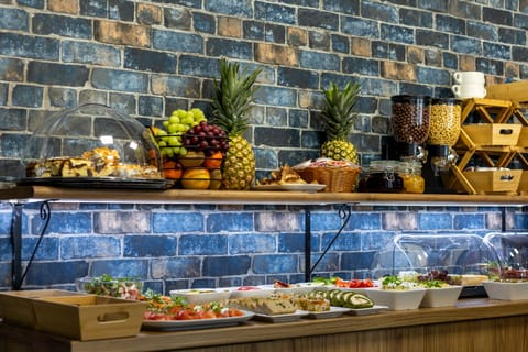 Daily buffet breakfast for a fee