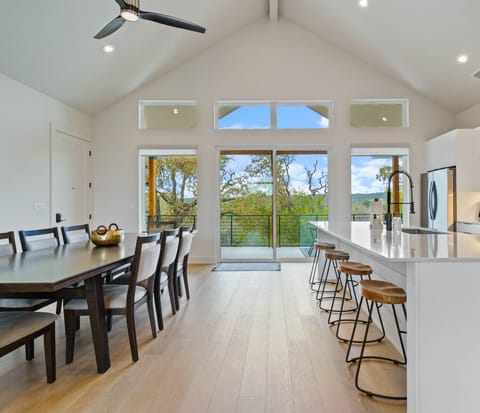 From pancake stacks at sunrise to turkey feasts at Thanksgiving—this space is made for gathering.