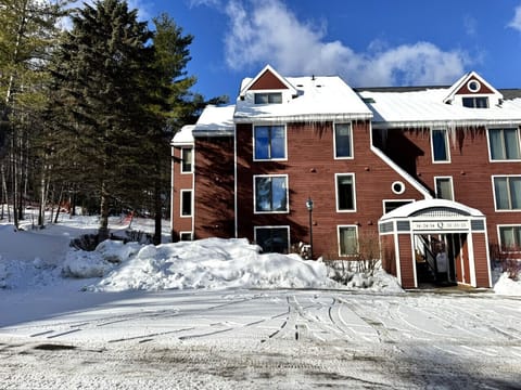 3rd Floor corner unit