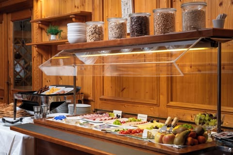 Daily buffet breakfast for a fee
