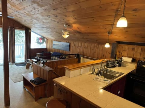 Open and functional, ideal for creating culinary delights.