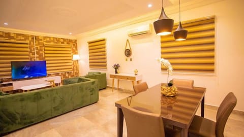 Deluxe Apartment, Balcony, City View | Living area