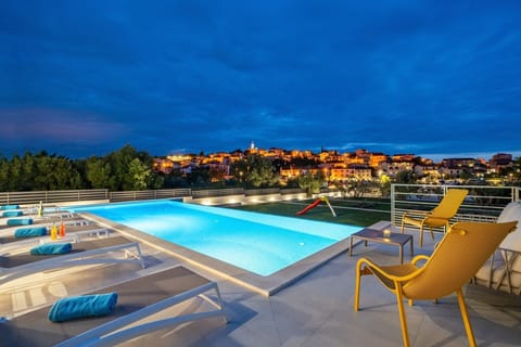  Villa Consido, a 3-Bedroom Retreat with sea views