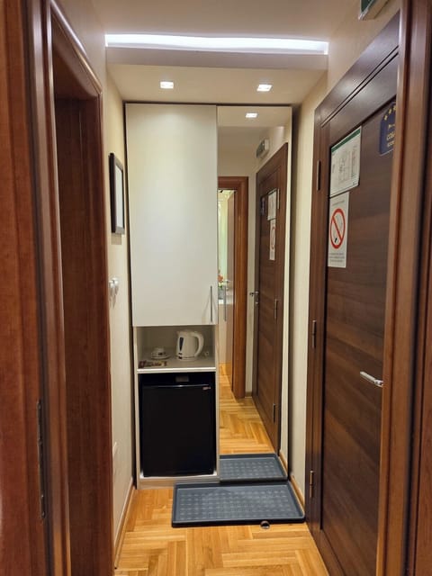 Classic Single Room | Memory foam beds, in-room safe, iron/ironing board, free WiFi