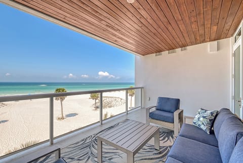 Direct Gulf View - 4th Floor - Private Terrace