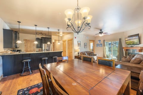 5519 Lillehammer Ln Apt 1202-print-002-002-Kitchen-4200x2800-300dpi