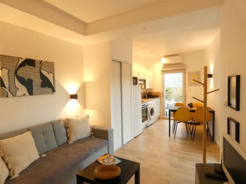Main room overview