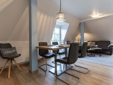 Apartment | Dining