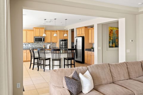 Spacious Living Room w/TV Streaming