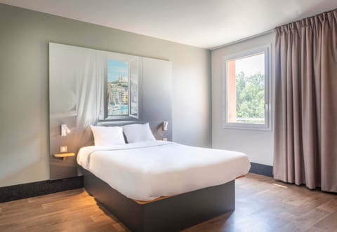 Double Room, Accessible, Non Smoking | Premium bedding, desk, blackout drapes, soundproofing