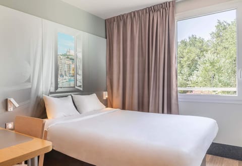 Double Room, Non Smoking | Premium bedding, desk, blackout drapes, soundproofing