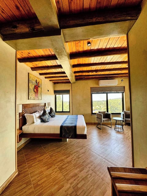 Comfort Double Room, 1 King Bed, Non Smoking, Pool View | Minibar, desk, laptop workspace, iron/ironing board