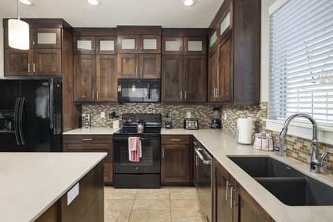 Fully Stocked Kitchen