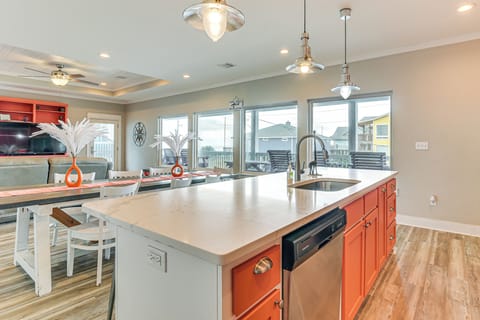 House (4 Bedrooms) | Interior