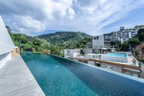Rooftop pool