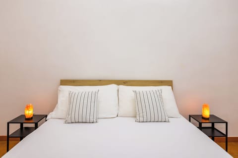 Apartment | 2 bedrooms, iron/ironing board, free WiFi, bed sheets