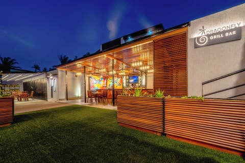 Poolside bar