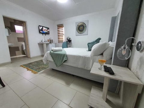 Double or Twin Room | In-room safe, desk, laptop workspace, WiFi (free)