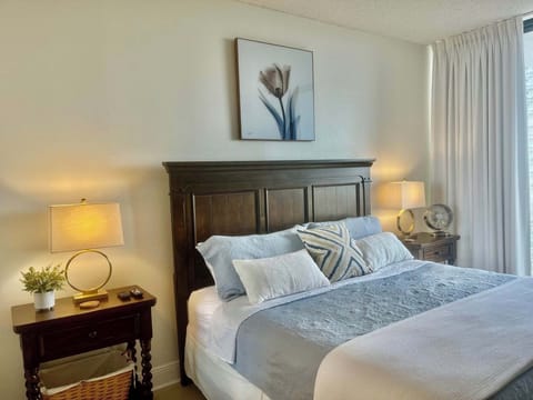 This beautiful studio has an en-suite bathroom and king sized bed!