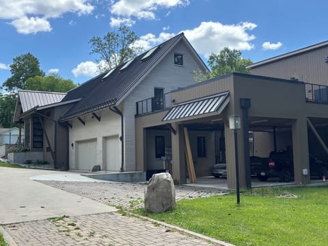 Private apartment above garage