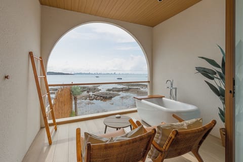 Recharge Room | Terrace/patio