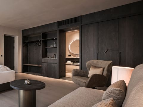 Superior Double Room, Balcony, Courtyard View | Premium bedding, Select Comfort beds, free minibar items, in-room safe