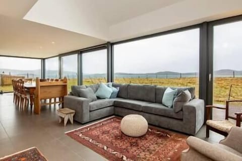 9328d9d4 319d 419c 8051 e670ad68d021