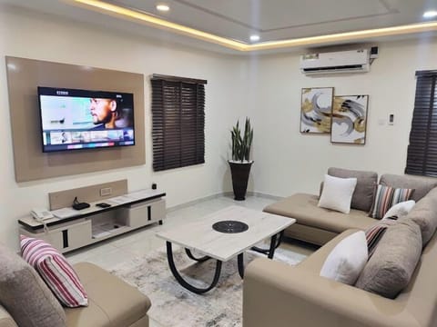 Family Apartment, Balcony, City View | Living area
