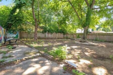 Fenced Backyard/Fenced Parking Pad