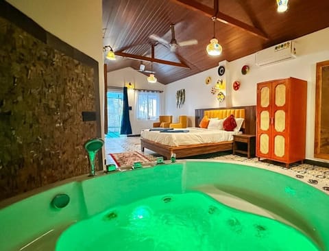 Luxury Double Room | Iron/ironing board (on request), cribs (surcharge), WiFi (free)