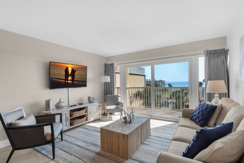 Spacious living room