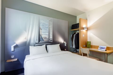 Double Room | Premium bedding, desk, soundproofing, iron/ironing board