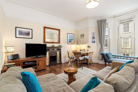Seaside Apartment, Close to Town Centre