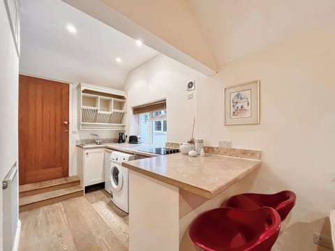 Kitchen | Tibbiwell Lodge, Painswick