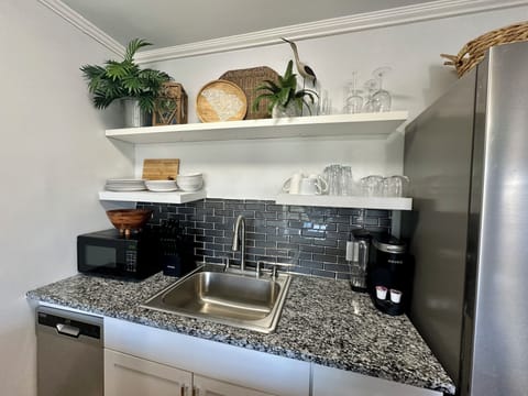 Kitchen - Fully equipped kitchen