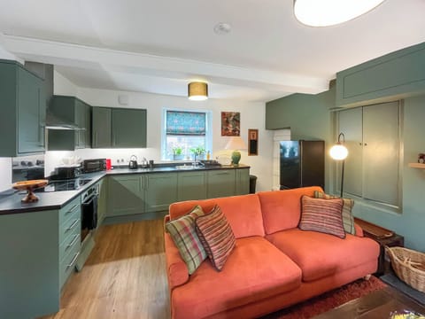 Open plan living space | Ddwylig Isaf Farmhouse - Dwylig Isa, Rhyl and Prestatyn