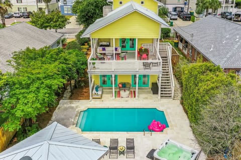 Soak up the vibes of Destin’s most enchanting getaway.