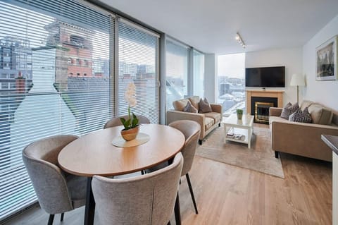 House | 2 bedrooms, desk, Internet