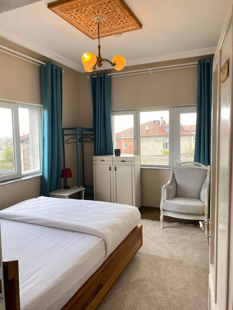 Traditional Quadruple Room | Individually decorated, individually furnished, iron/ironing board