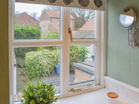 View | Seashell Cottage - Longsmith Cottages, Flamborough