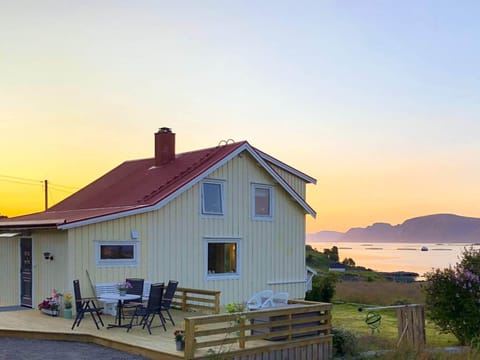 House | Outdoor dining