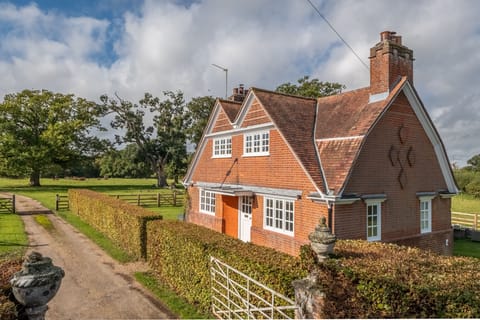 The Gatehouse, Little Massingham: an immersive countryside retreat
