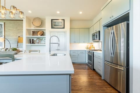 A Place to Hang Your Hat_Large-008