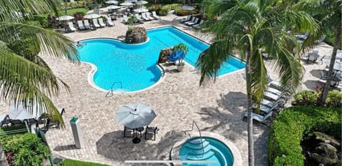 RESORT POOL WITH HOT TUB ,
WATERFALLS,FITNESS , BBQ GRILLS!