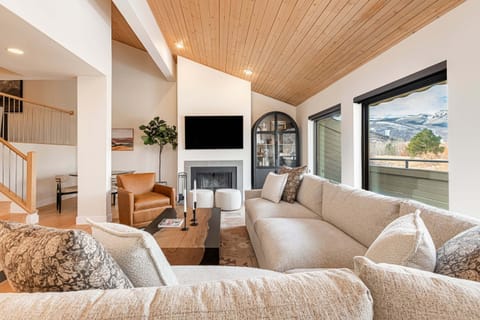 Newly furnished townhouse in the  Park City Prospector community