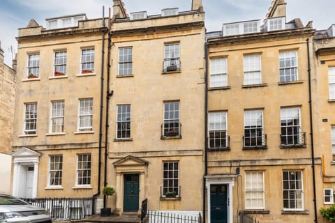 House | 5 bedrooms, Internet