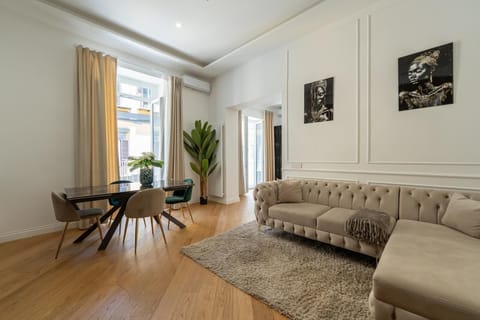 Luxury Apartment, City View | Living area