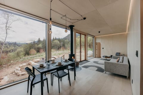 Cabin, 3 Bedrooms, Balcony, Mountain View | Dining