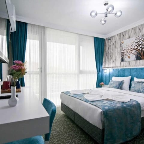 In-room safe, desk, laptop workspace, iron/ironing board (on request)